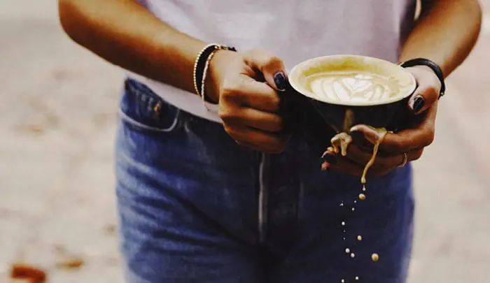 Splashing urine stream